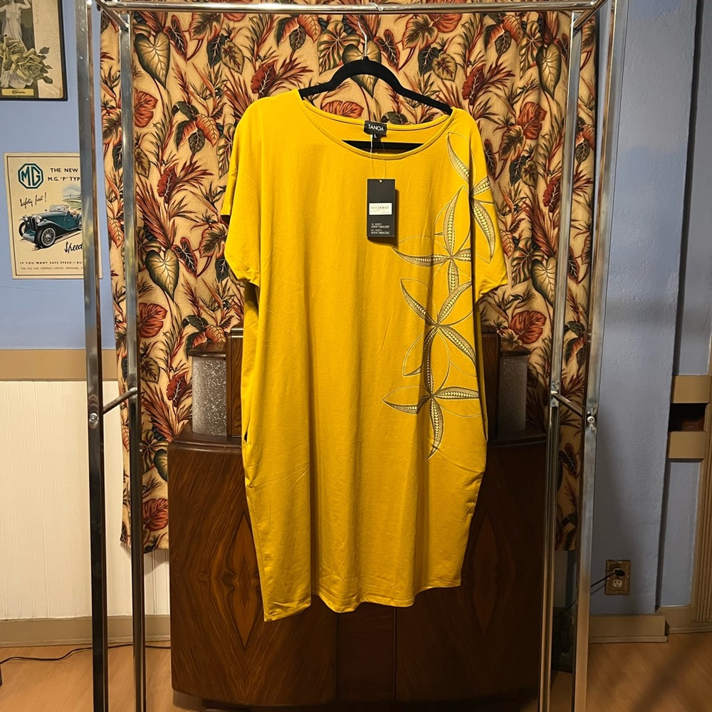 Yellow Hawaiian T-shirt dress w/pockets size Large made by Tanoa